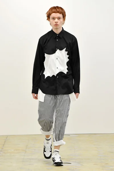 Look 25
